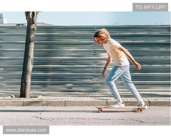 杭州滑板队在滑板战术排行榜中荣登第八名展现实力与潜力